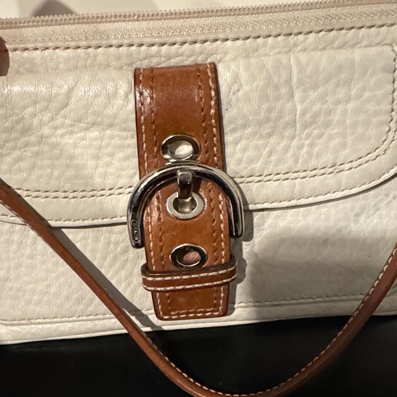 Coach Soho White Leather Wristlet with Brown Buckle Accent - Picture 4 of 9